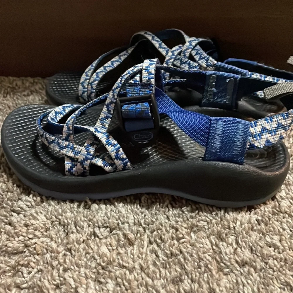 Sandals - Picture 2 of 4